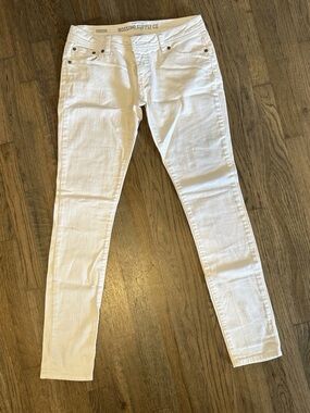 Mossimo Supply Co. Slim White Skinny Jeans size 7